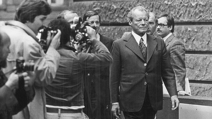 Willy Brandt tritt wegen des Spions Günter Guillaume zurück.