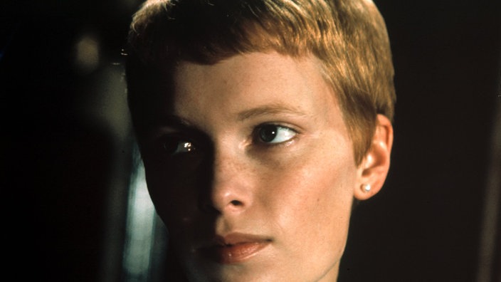 Mia Farrow im Porträt.