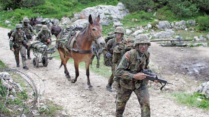 Maultier bei einer Geländeübung der Bundeswehr.