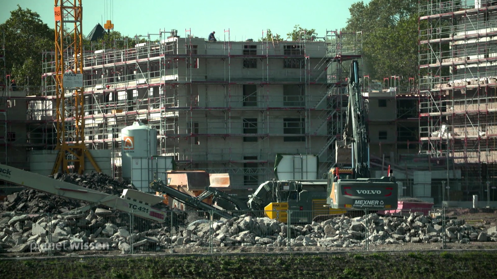 Blick auf eine Baustelle am Zollhafen in Mainz.