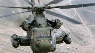 Militärhubschrauber in der Luft